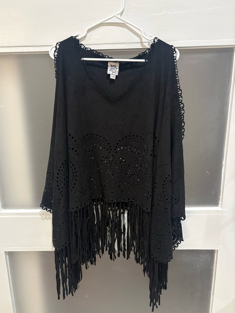 Ivy Jane Black Faux Suede Laser Cut Fringe Poncho One Size Boho Western